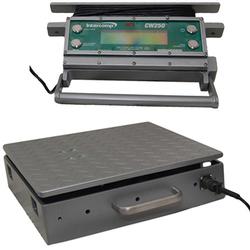 Intercomp CW250 100171-R Platform Scale Legal for Trade with Wired Indicator 1500 x 0.5 lb